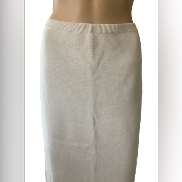 Eileen fisher mid length skirt silk / organic cotton Small **Like new** - Picture 4 of 12